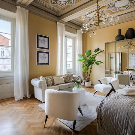 The Crown Apartmán